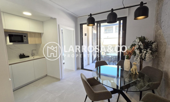 Resale - Apartment - Torrevieja - Estacion de autobuses