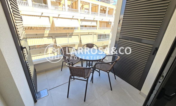 Resale - Apartment - Torrevieja - Estacion de autobuses
