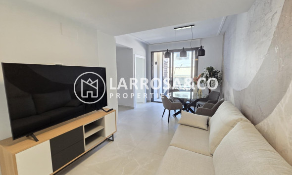 Resale - Apartment - Torrevieja - Estacion de autobuses