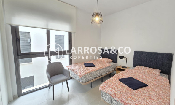 Resale - Apartment - Torrevieja - Estacion de autobuses