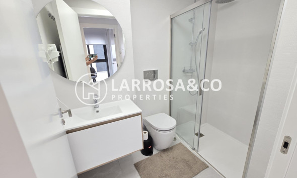 Resale - Apartment - Torrevieja - Estacion de autobuses