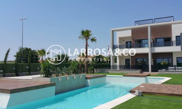 new-building-bungalow-guardamar-del-segura-el-raso-swimming-pool-facade-on2096