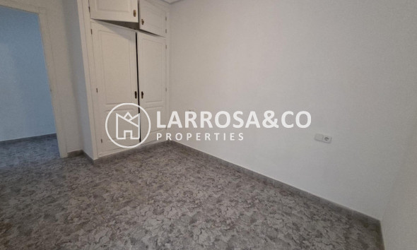 Resale - Apartment - Torrevieja - Centro