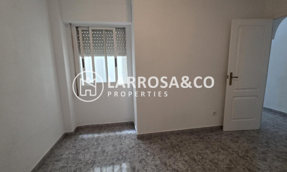 Resale - Apartment - Torrevieja - Centro