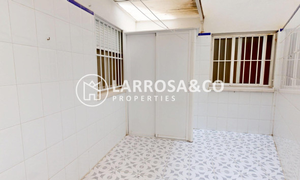 Herverkoop - Ground floor apartment - Torrevieja - Estacion de autobuses