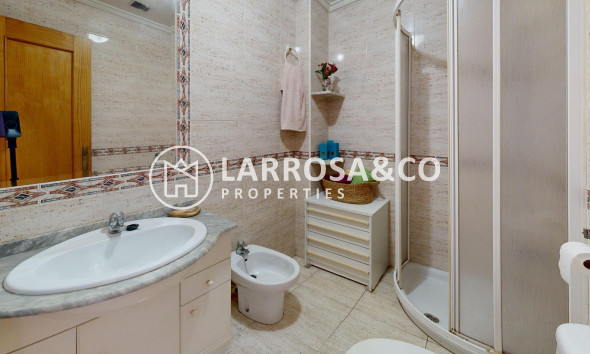 Herverkoop - Ground floor apartment - Torrevieja - Estacion de autobuses