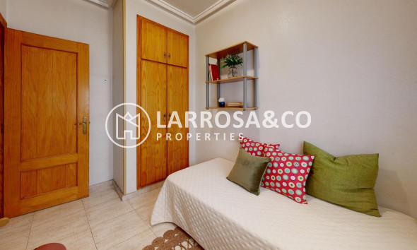 Herverkoop - Ground floor apartment - Torrevieja - Estacion de autobuses