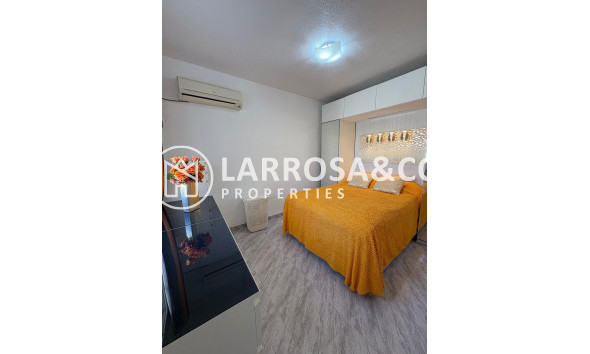 Resale - Semi-detached house - Torrevieja - Carrefour