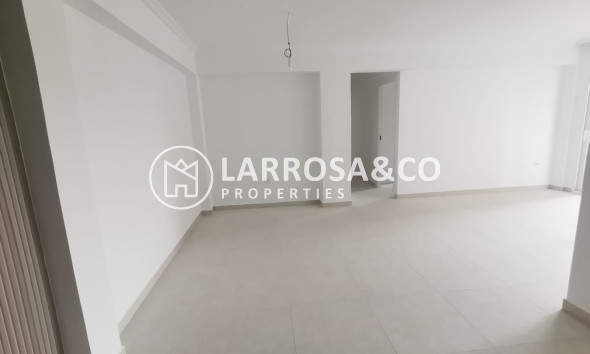 Resale - Apartment - Torrevieja - La Mata