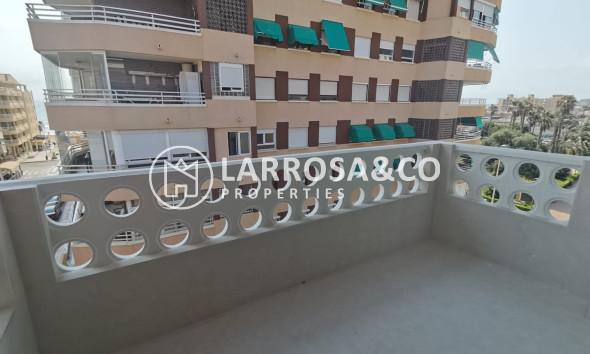 Resale - Apartment - Torrevieja - La Mata