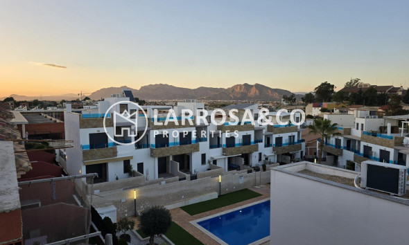 New build - Semi-detached house - Bigastro - pueblo