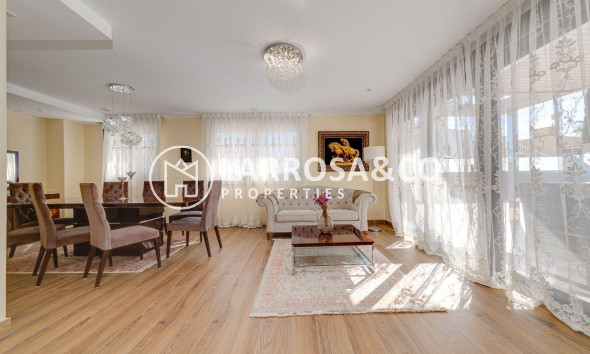 Resale - Detached House/Villa - Torrevieja - Los Balcones