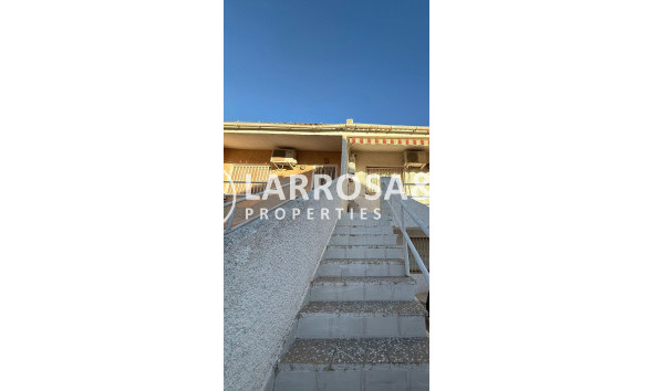 Resale - Semi-detached house - Torrevieja - Los Balcones