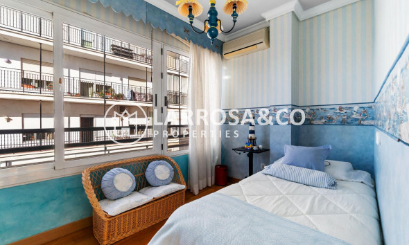 Reventa - Apartamento - Torrevieja - Piscinas naturales