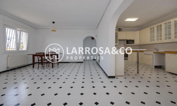 Resale - Detached House/Villa - Torrevieja - La Siesta - El Salado - Torreta