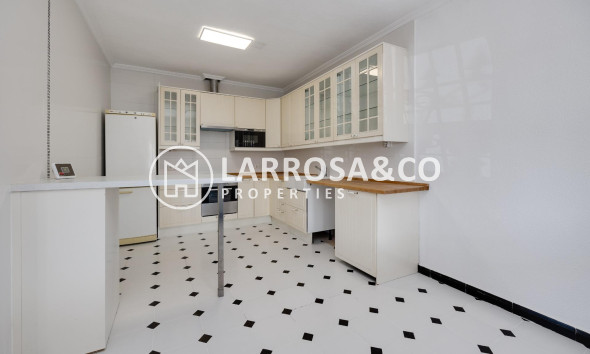 Resale - Detached House/Villa - Torrevieja - La Siesta - El Salado - Torreta