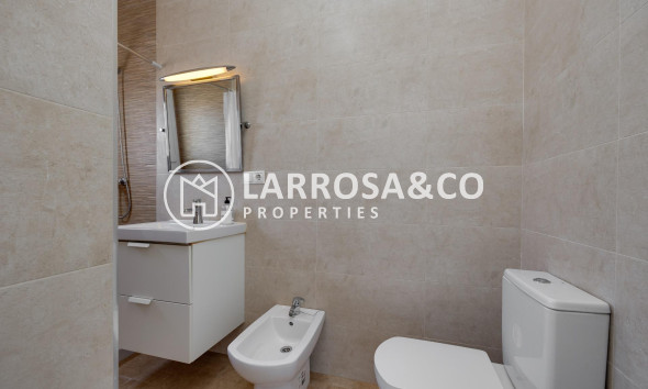 Resale - Detached House/Villa - Torrevieja - La Siesta - El Salado - Torreta