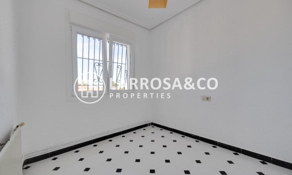 Resale - Detached House/Villa - Torrevieja - La Siesta - El Salado - Torreta