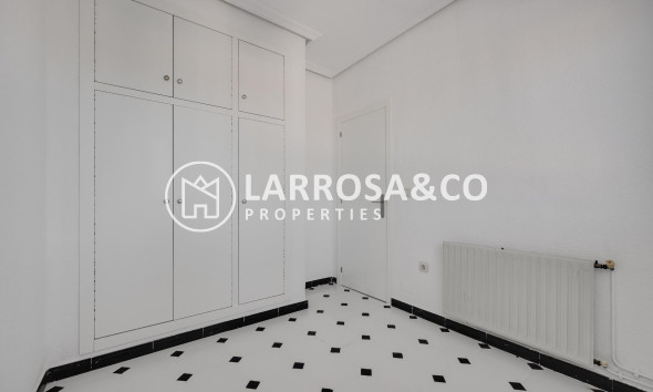 Resale - Detached House/Villa - Torrevieja - La Siesta - El Salado - Torreta