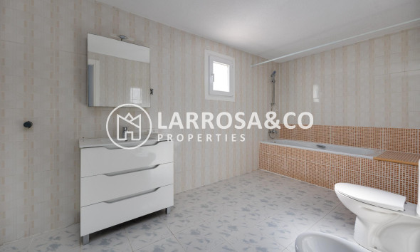 Resale - Detached House/Villa - Torrevieja - La Siesta - El Salado - Torreta