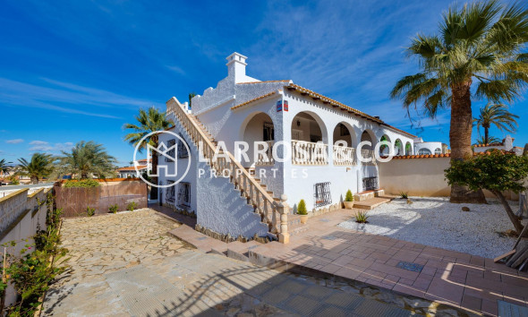 Resale - Detached House/Villa - Torrevieja - La Siesta - El Salado - Torreta
