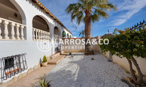 Resale - Detached House/Villa - Torrevieja - La Siesta - El Salado - Torreta