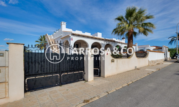 Resale - Detached House/Villa - Torrevieja - La Siesta - El Salado - Torreta