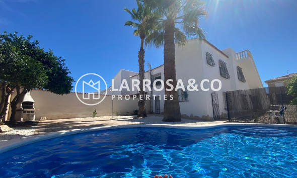 Resale - Detached House/Villa - Torrevieja - La Siesta - El Salado - Torreta