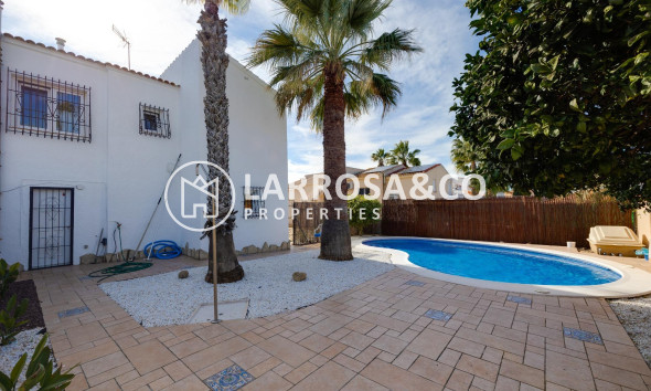 Resale - Detached House/Villa - Torrevieja - La Siesta - El Salado - Torreta