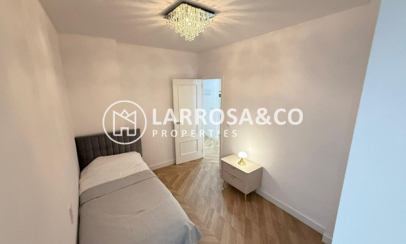 Reventa - Apartamento - Torrevieja - Parque de las Naciones