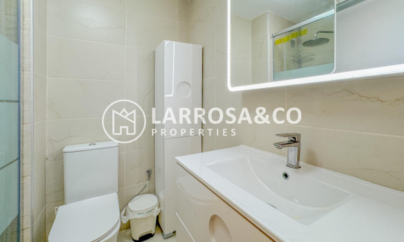 Resale - Apartment - Torrevieja - La Mata