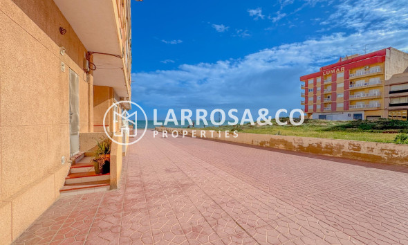 Resale - Apartment - Torrevieja - La Mata