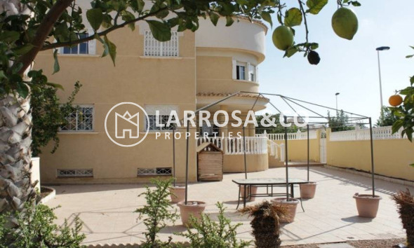 Herverkoop - Villa - Torrevieja - La Siesta - El Salado - Torreta