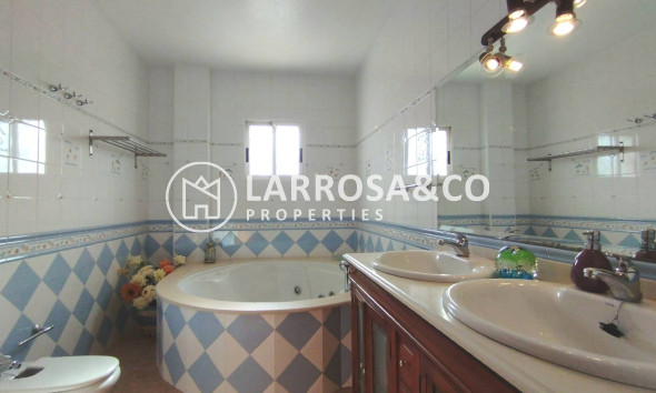 Herverkoop - Villa - Torrevieja - La Siesta - El Salado - Torreta