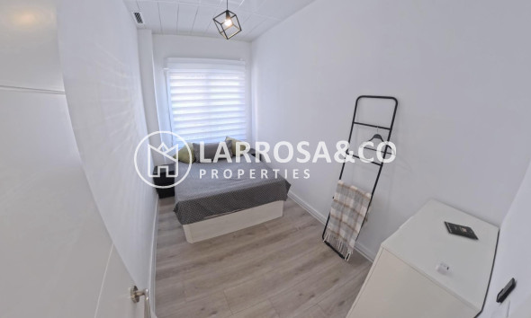 Reventa - Apartamento - Torrevieja - Playa del cura