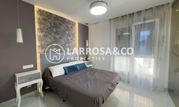 Herverkoop - Villa - Torrevieja - La Mata