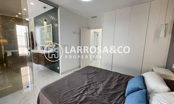 Herverkoop - Villa - Torrevieja - La Mata