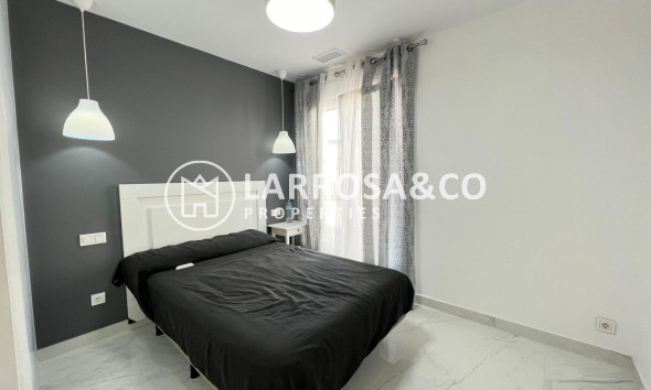 Herverkoop - Villa - Torrevieja - La Mata