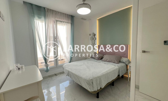 Herverkoop - Villa - Torrevieja - La Mata