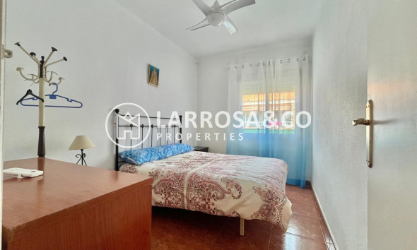 Resale - Apartment - Torrevieja - Estacion de autobuses