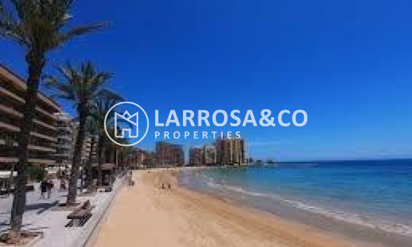 Resale - Apartment - Torrevieja - Estacion de autobuses
