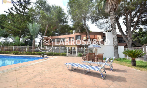 Herverkoop - Villa - Torrevieja - Los Balcones
