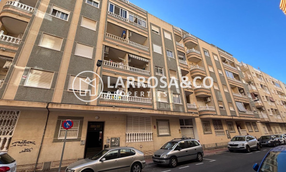 Resale - Apartment - Torrevieja - Playa del cura