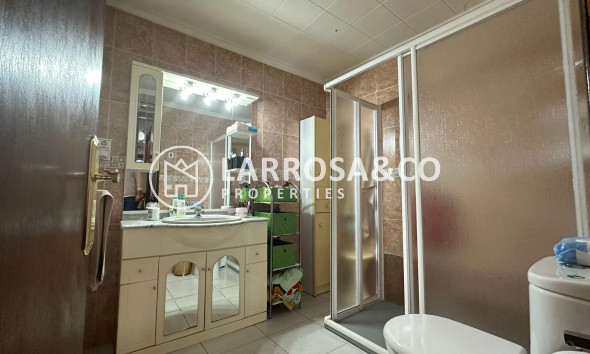 Resale - Apartment - Torrevieja - Estacion de autobuses