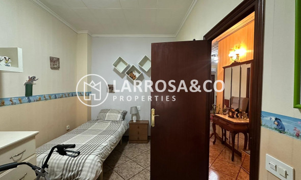 Resale - Apartment - Torrevieja - Estacion de autobuses