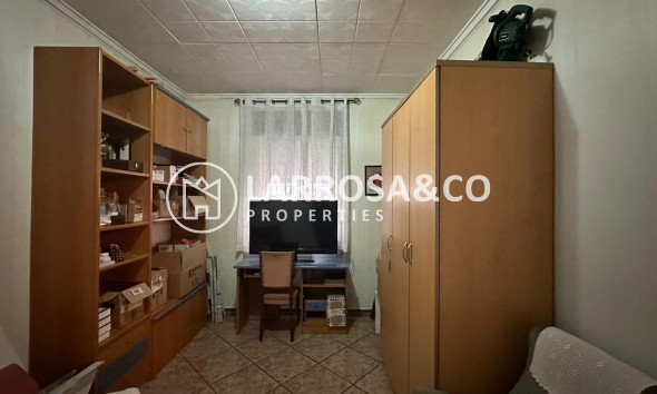 Resale - Apartment - Torrevieja - Estacion de autobuses