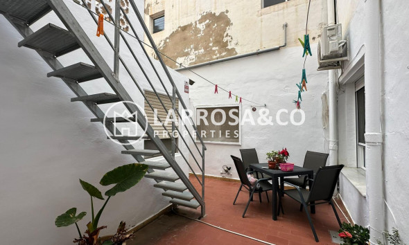 Resale - Apartment - Torrevieja - Estacion de autobuses