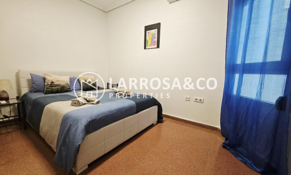 Resale - Apartment - Torrevieja - Estacion de autobuses