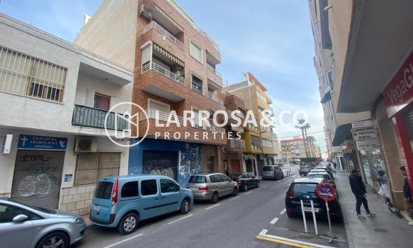 Resale - Apartment - Torrevieja - Estacion de autobuses