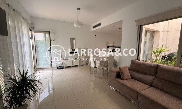 A Vendre - Semi-detached house - Torrevieja - Punta Prima